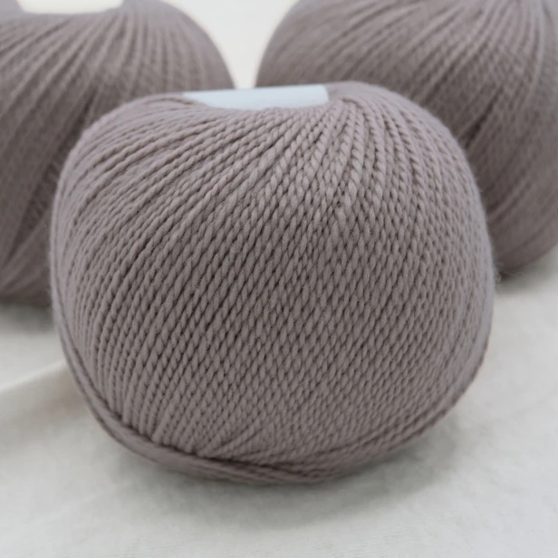 wloczka-merino-krea-deluxe-50g-cieply-szary-2.webp