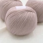 wloczka-merino-krea-deluxe-50g-pudrowy-2.webp
