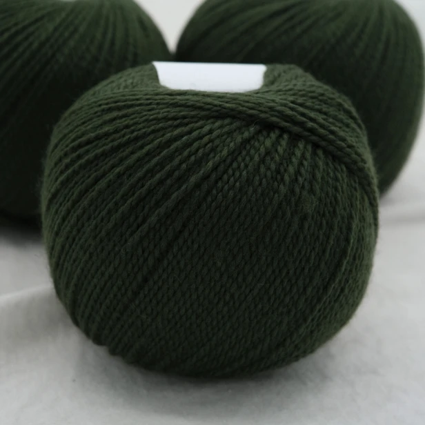 wloczka-merino-krea-deluxe-50g-oliwkowy-2.webp