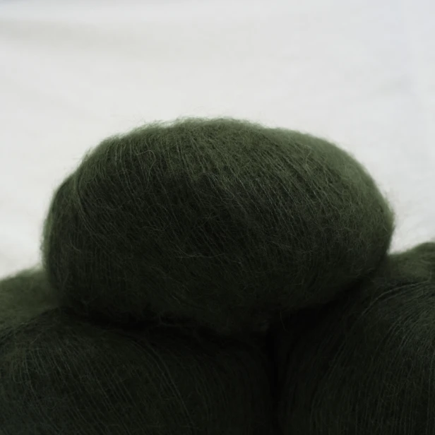 wloczka-deluxe-silk-mohair-krea-deluxe-20g-Oliwkowy-2.webp