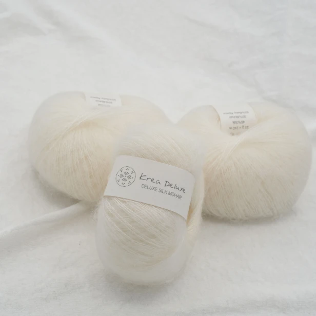 wloczka-deluxe-silk-mohair-krea-deluxe-20g-naturalna-biel.webp
