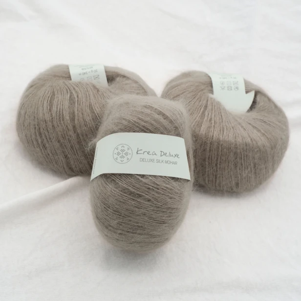 wloczka-deluxe-silk-mohair-krea-deluxe-20g-cieply-szary.webp