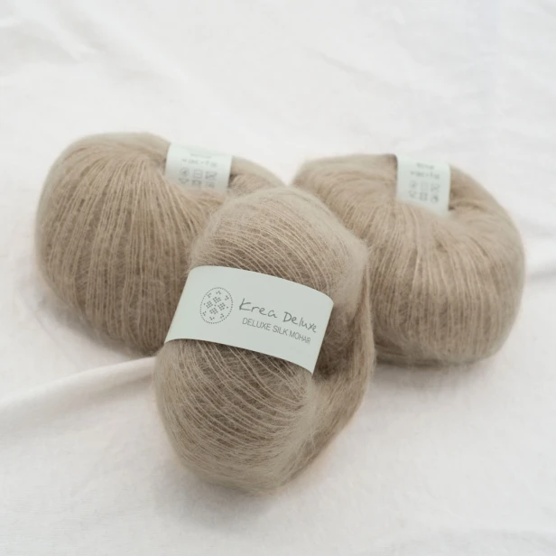 wloczka-deluxe-silk-mohair-krea-deluxe-20g-piaskowy.webp