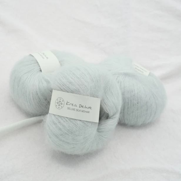 wloczka-deluxe-silk-mohair-krea-deluxe-20g-jasnoniebieski.webp