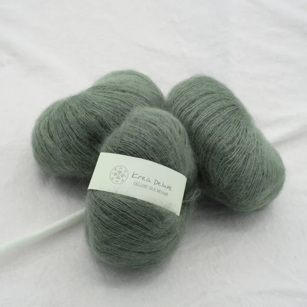 wloczka-deluxe-silk-mohair-krea-deluxe-20g-zgaszona-zielen.webp