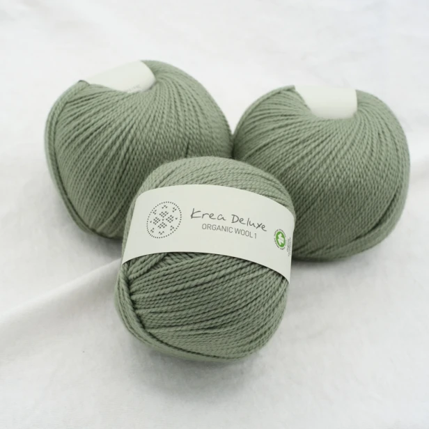 wloczka-merino-krea-deluxe-50g-jasna-zgaszona-zielen.webp