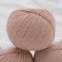 wloczka-merino-krea-deluxe-50g-jasny-zgaszony-roz-2.webp