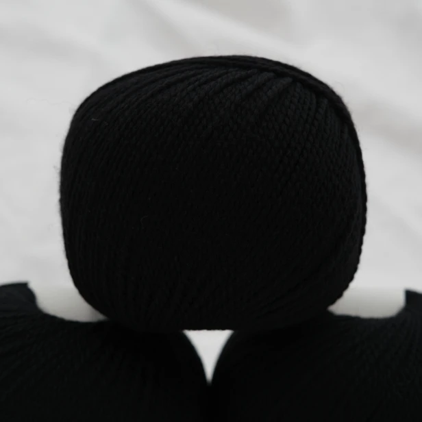 wloczka-merino-krea-deluxe-50g-czarny-2.webp