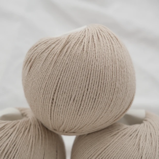wloczka-cotton-krea-deluxe-50g-jasny-cieply-szary-2.webp